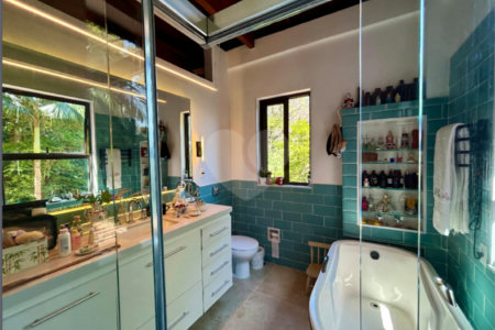 Casa à venda com 4 quartos, sendo 1 suíte, em Lagoa, Rio de Janeiro, RJ