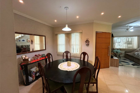 Casa à venda com 4 quartos, sendo 2 suítes, em Jardim Paulista, Sorocaba, SP