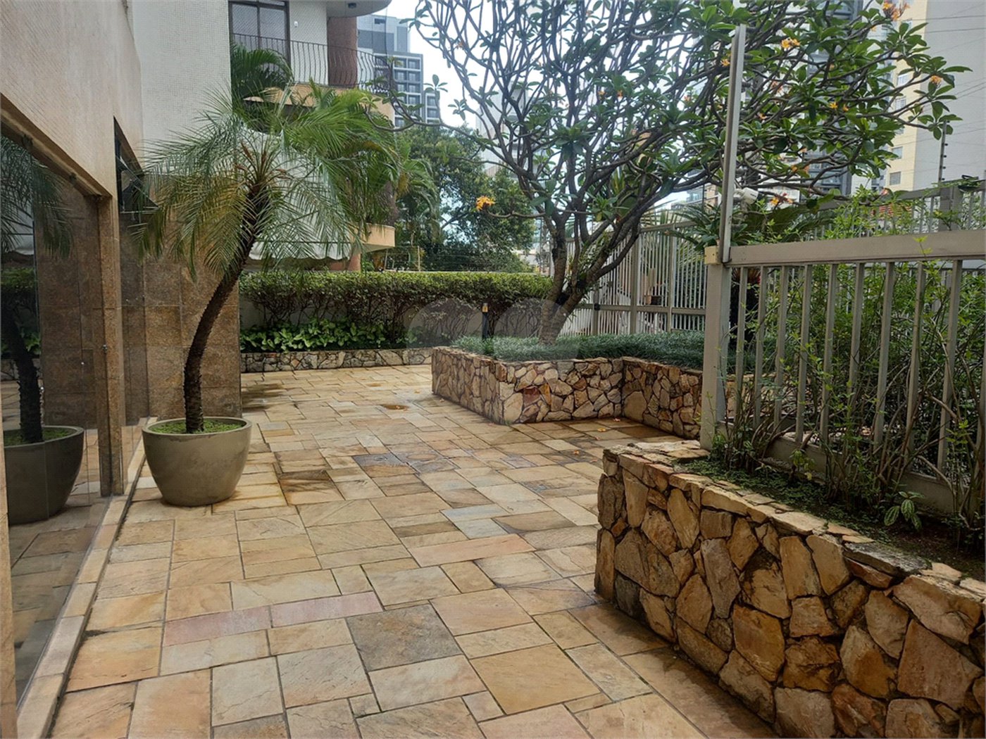 Apartamento à venda com 3 quartos, sendo 1 suíte, em Pinheiros, São Paulo, SP