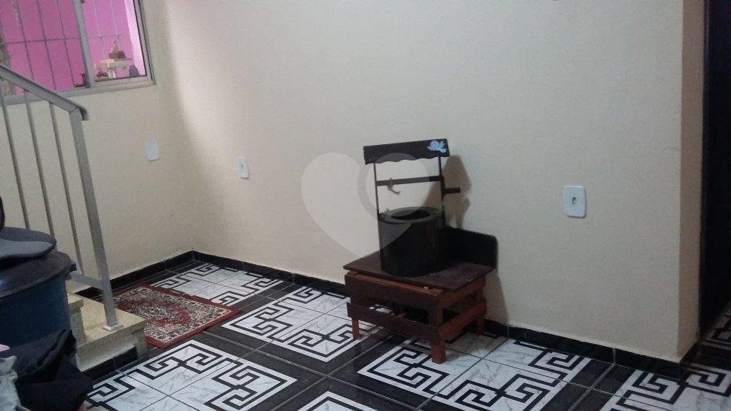 Sobrado à venda com 3 quartos em Parque Peruche, São Paulo, SP
