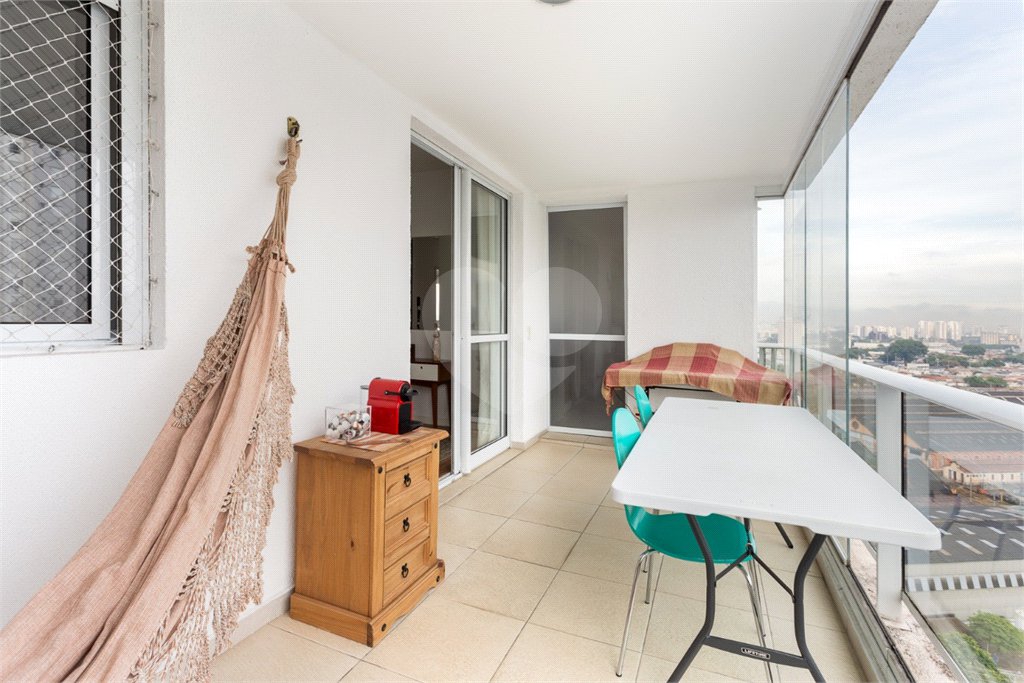 Apartamento à venda com 3 quartos, sendo 1 suíte, em Vila Anastácio, São Paulo, SP