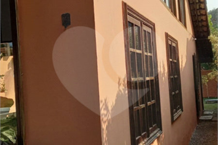 Casa à venda com 5 quartos, sendo 4 suítes, em Praia Rasa, Armação dos Búzios, RJ