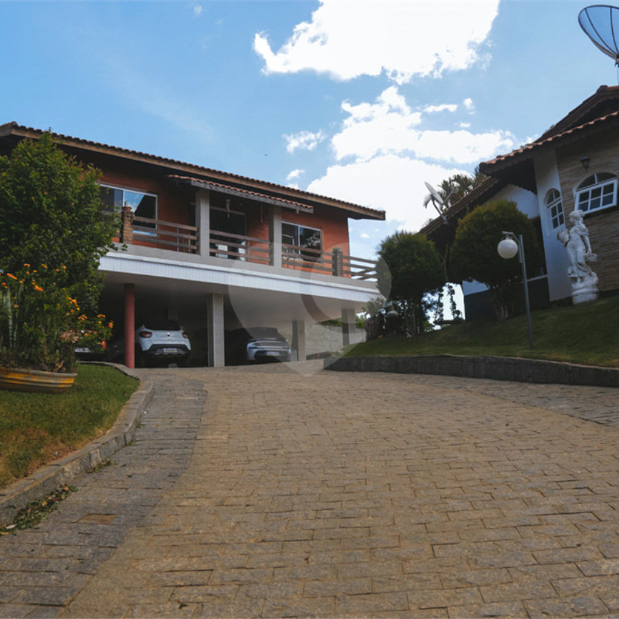 Casa à venda com 3 quartos, sendo 1 suíte, no condomínio Parque da Fazenda, Itatiba - SP