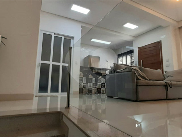Casa à venda com 3 quartos, sendo 1 suíte,  no condomínio Residencial Gran Veiga, São Paulo - SP
