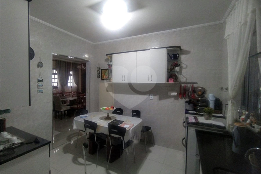 Casa à venda com 10 quartos, sendo 1 suíte, em Santa Teresinha, São Paulo, SP
