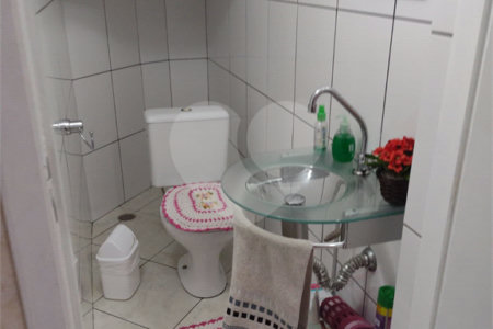 Sobrado à venda com 2 quartos, sendo 1 suíte, em Jardim Márcia, Suzano, SP