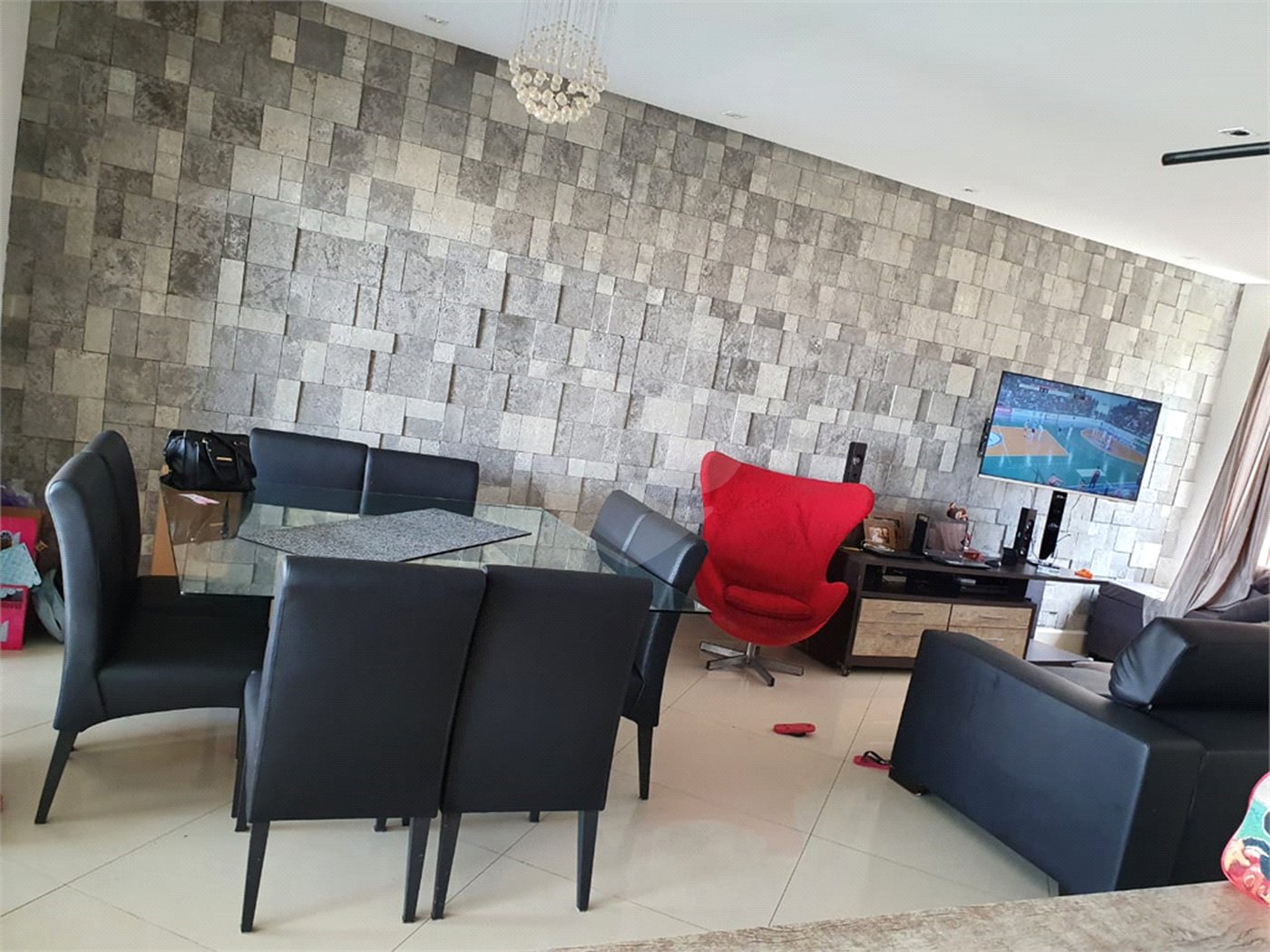 Casa à venda com 3 quartos, sendo 1 suíte, no condomínio Horto Florestal Iii, Sorocaba - SP