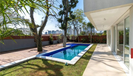 Casa à venda com 4 suítes no condomínio Porto Fino, São Paulo - SP