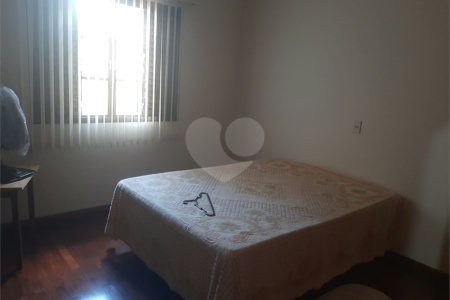 Bela casa com boa localização no bairro Portal do Sol