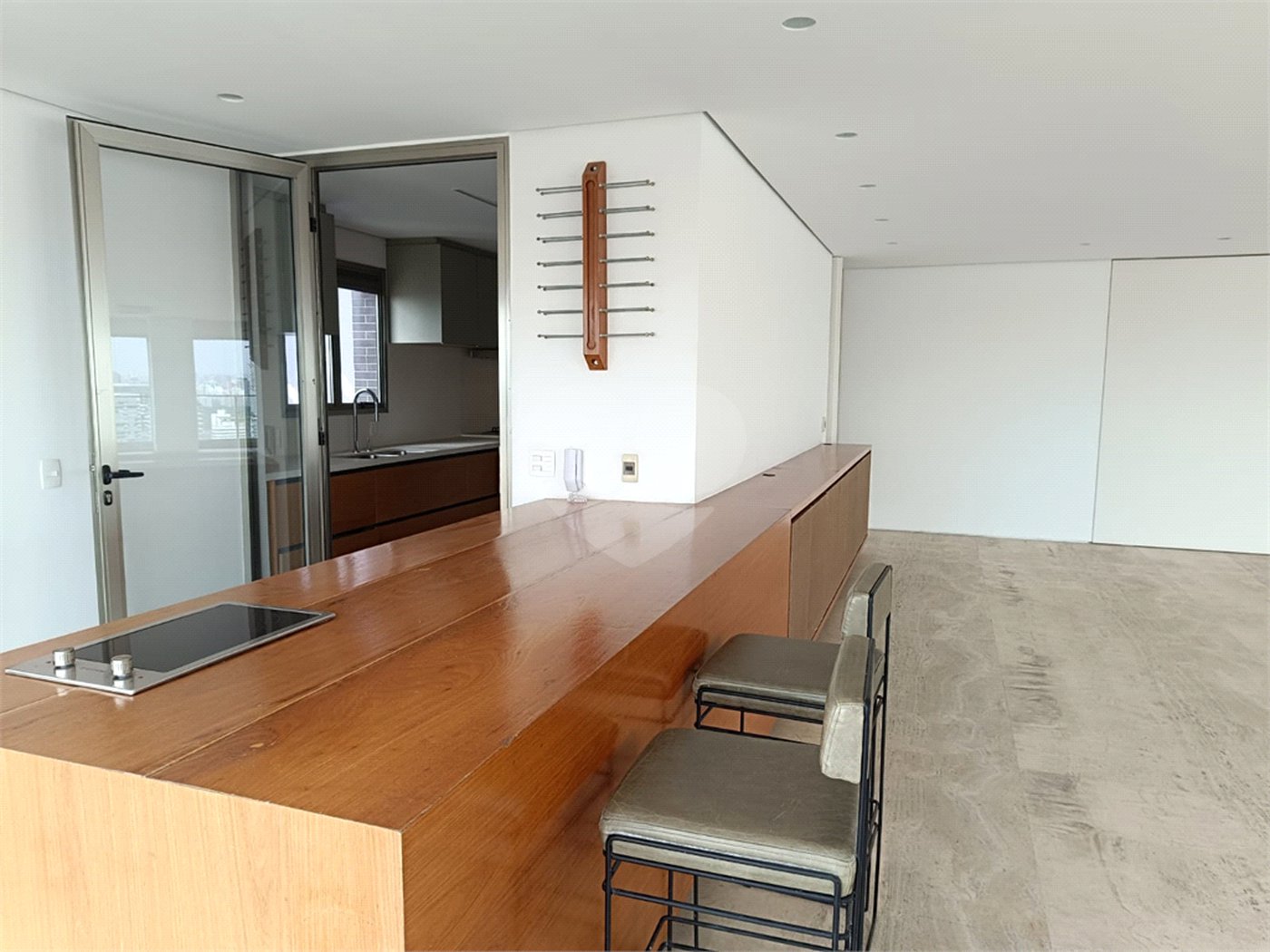 Apartamento à venda ou para alugar com 3 suítes em Pinheiros, São Paulo, SP