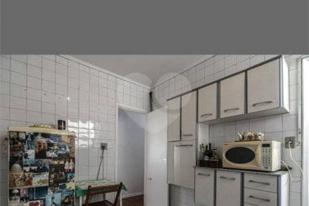 Apartamento à venda com 3 quartos, sendo 1 suíte,  em Aclimação, São Paulo, SP