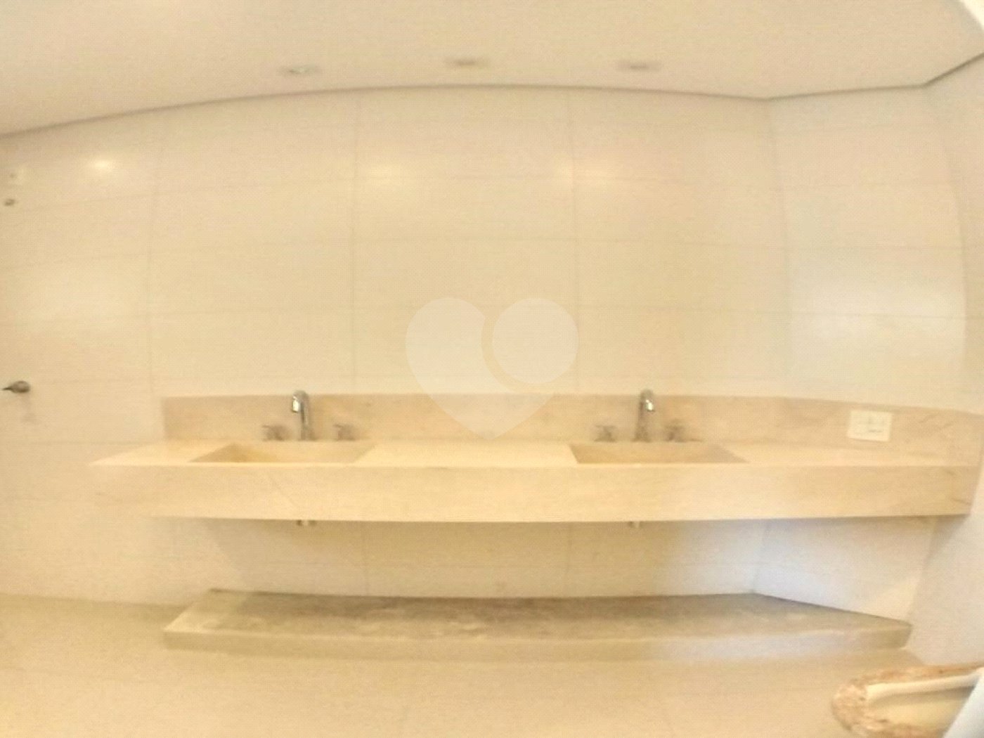 Apartamento à venda com 3 suítes em Vila Suzana, São Paulo, SP