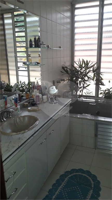 Sobrado à venda com 4 quartos, sendo 3 suítes, em Jardim São Bento, São Paulo, SP