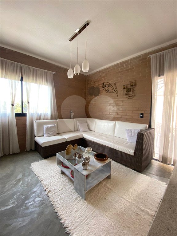 Casa à venda com 5 quartos, sendo 3 suítes,  em Jardim dos Pinheiros, Atibaia, SP