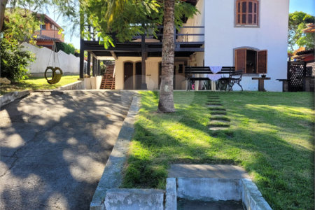 Casa à venda com 4 quartos, sendo 2 suítes, em Ferradura, Armação dos Búzios, RJ