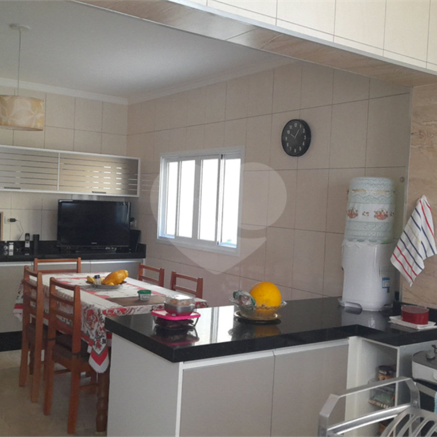 Sobrado à venda com 3 quartos, sendo 1 suíte, em Vila Nivi, São Paulo, SP
