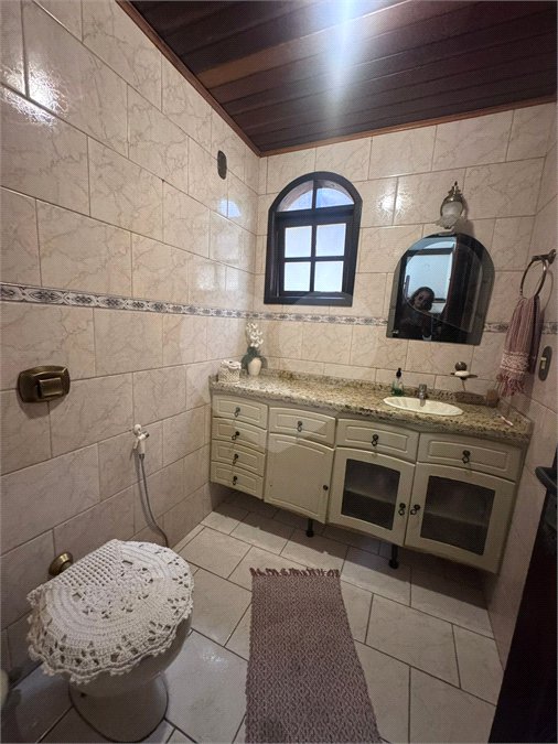 Casa à venda com 5 quartos, sendo 1 suíte, no condomínio Pedra Bonita, Rio de Janeiro - RJ