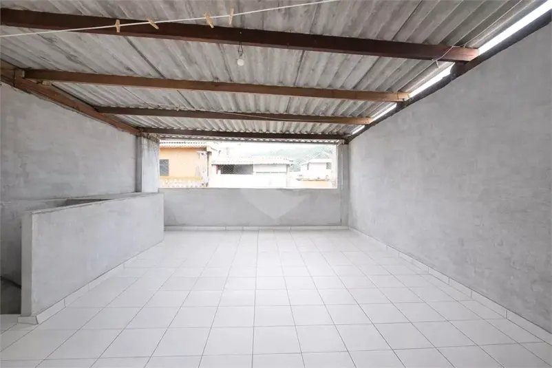 Sobrado à venda com 3 quartos, sendo 2 suítes, em Jardim Roberto, Osasco, SP