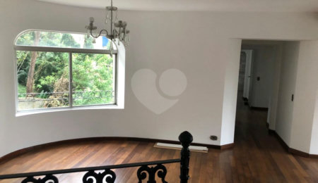Apartamento à venda com 3 quartos, sendo 1 suíte,  em Vila Andrade, São Paulo, SP
