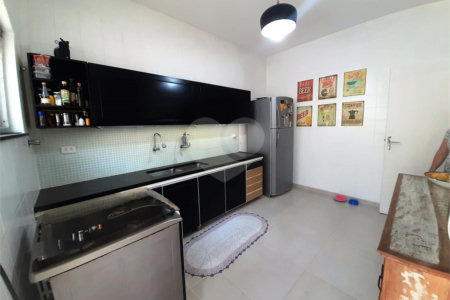 Sobrado à venda com 3 quartos, sendo 1 suíte, em Chácara Monte Alegre, São Paulo, SP