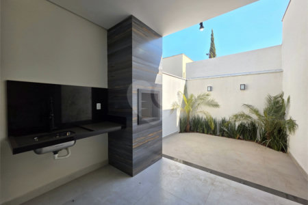 Casa à venda com 3 quartos, sendo 1 suíte, no condomínio Golden Park Residence, Sorocaba - SP