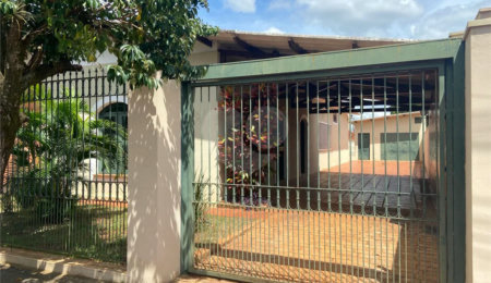 Casa à venda com 3 quartos em Jardim do Carmo, Araraquara, SP