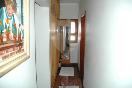 Sobrado à venda com 5 quartos, sendo 4 suítes, em Interlagos, São Paulo, SP