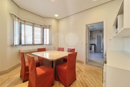 Apartamento à venda ou para alugar com 4 quartos, sendo 3 suítes, em Moema, São Paulo, SP