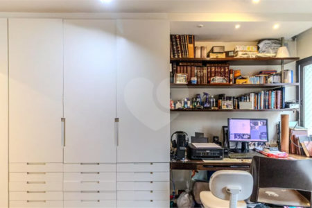 Apartamento à venda com 3 quartos, sendo 1 suíte,  em Higienópolis, São Paulo, SP
