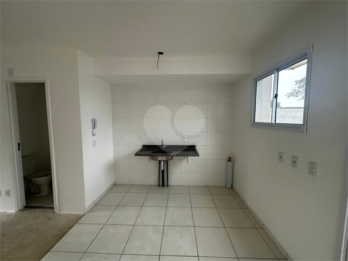 Casa à venda com 2 quartos no condomínio Vila das Paineiras, Suzano - SP