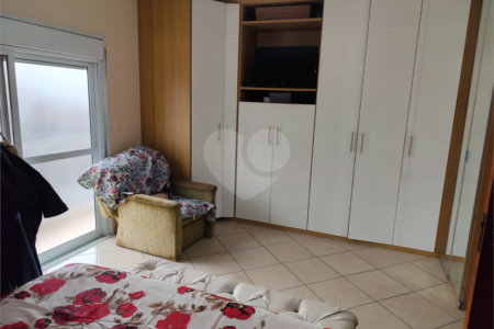 Sobrado à venda com 3 quartos, sendo 2 suítes, em Vila Romão, Salto, SP