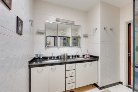 Sobrado à venda com 3 quartos, sendo 1 suíte, em Chácara Flora, São Paulo, SP
