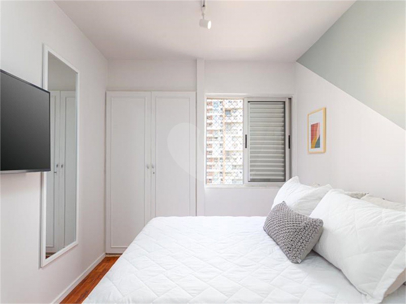 Apartamento à venda com 4 quartos, sendo 1 suíte, em Vila Cordeiro, São Paulo, SP