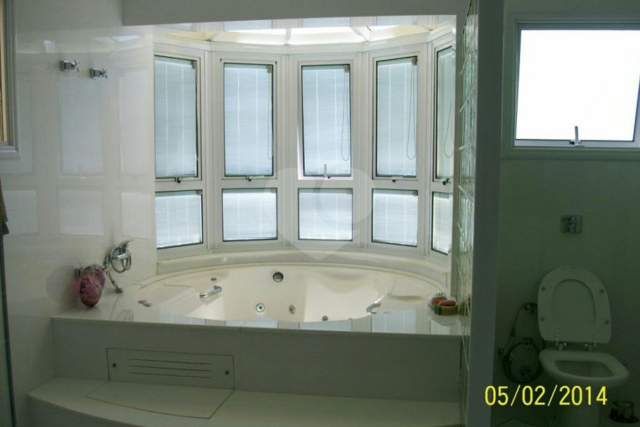 Casa em condomínio à venda com 4 suítes em Horto, São Paulo, SP