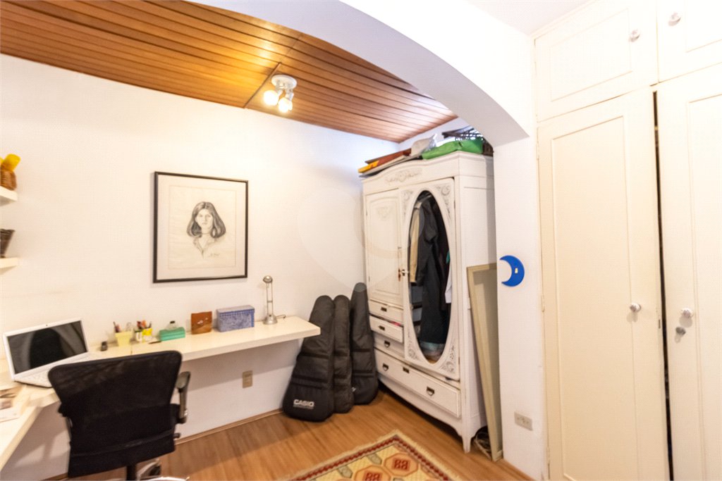 Sobrado à venda com 4 quartos, sendo 2 suítes, em Brooklin, São Paulo, SP
