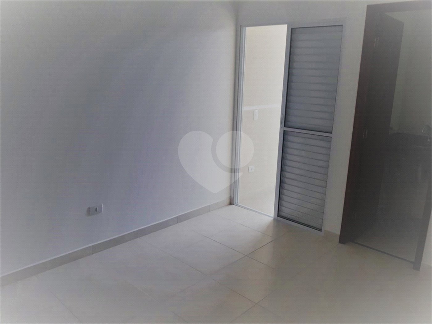Casa à venda com 2 suítes no condomínio Casa de Pedra, São Paulo - SP