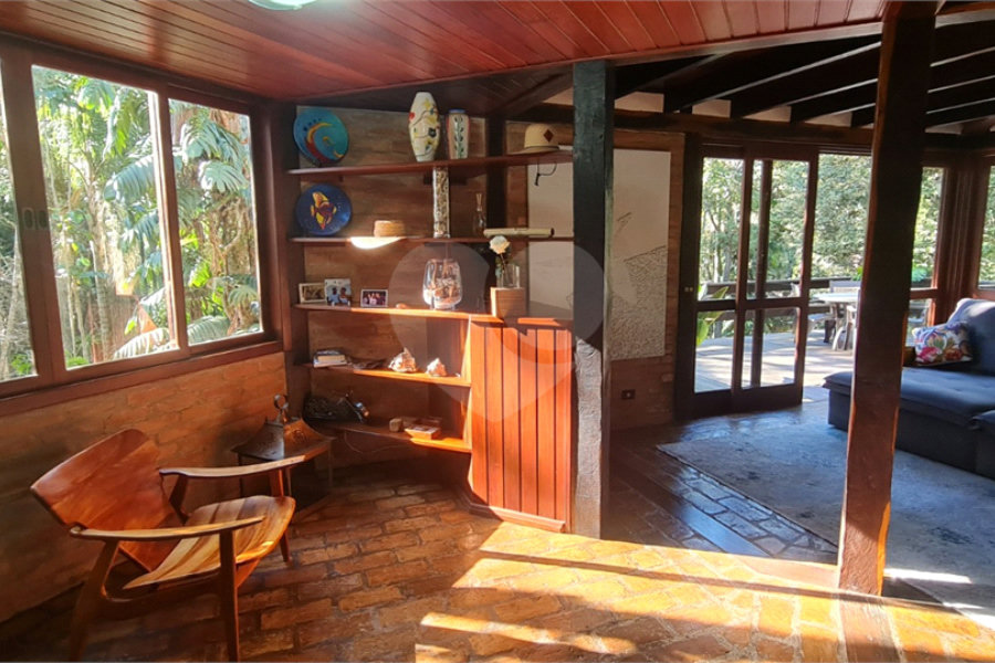 Casa à venda com 4 suítes em Serra da Cantareira, Mairiporã, SP