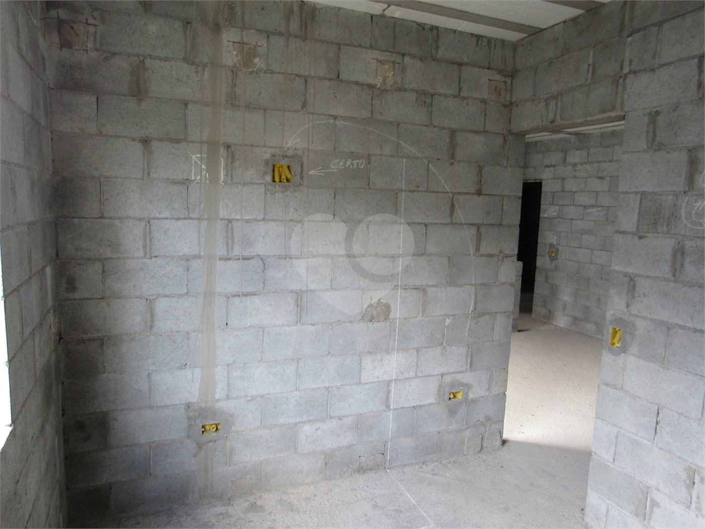 Casa à venda com 2 quartos no condomínio Edifício Cristo Rei, Arujá - SP