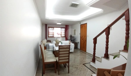 Sobrado à venda com 3 suítes em Vila Romero, São Paulo, SP