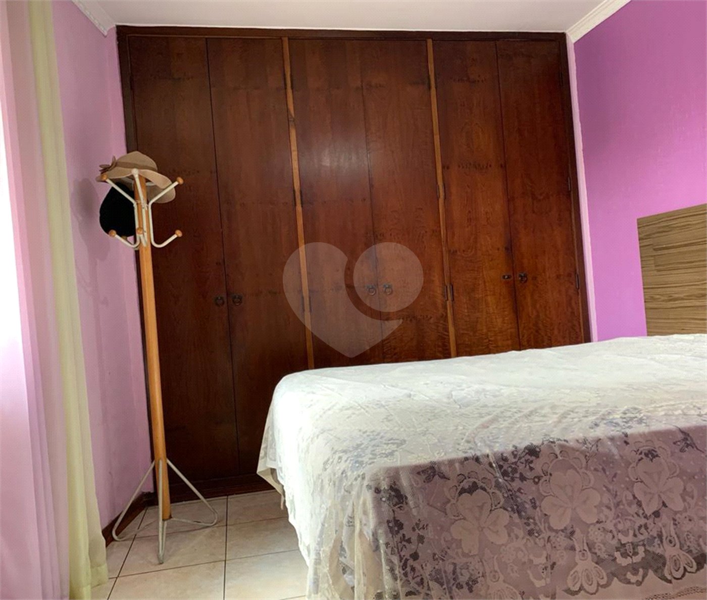 Casa à venda com 3 quartos, sendo 1 suíte,  em Bosque da Saúde, São Paulo, SP