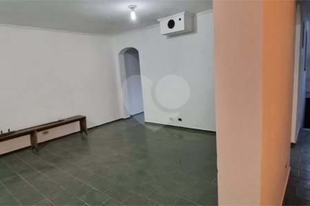 Casa à venda com 3 quartos, sendo 1 suíte,  em Jardim Rosa Maria, São Paulo, SP