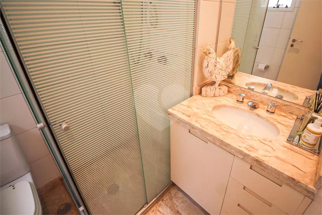 Apartamento à venda com 3 suítes em Real Parque, São Paulo, SP