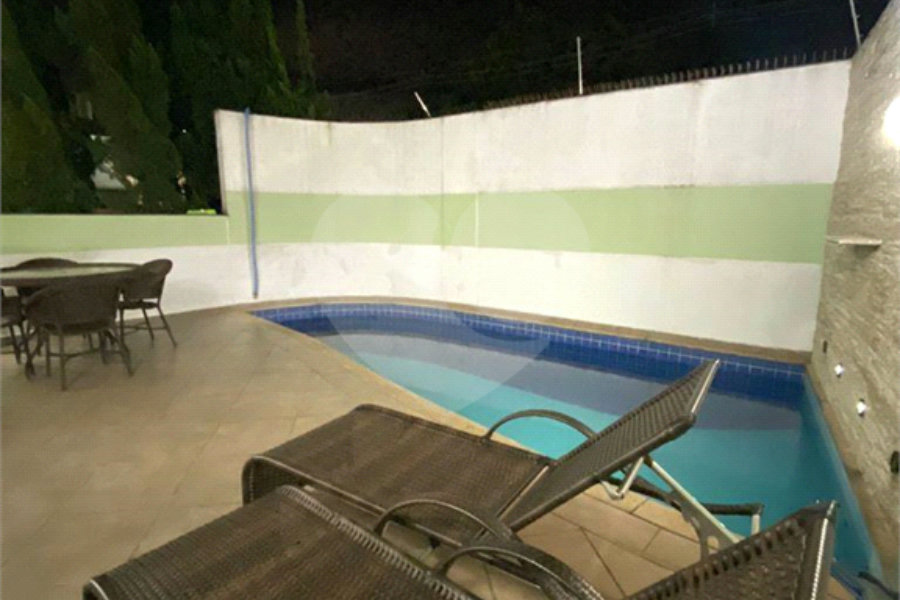 Sobrado à venda com 4 suítes em Horto Florestal, São Paulo, SP