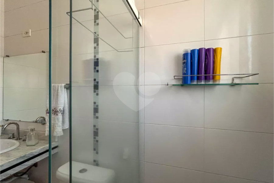 Sobrado à venda com 3 quartos, sendo 1 suíte, em Vila Mangalot, São Paulo, SP