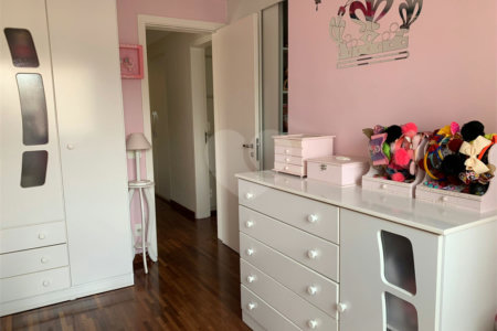 Apartamento à venda com 4 quartos, sendo 3 suítes, em Vila Andrade, São Paulo, SP