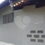 Prédio para venda com 6 kitnets.