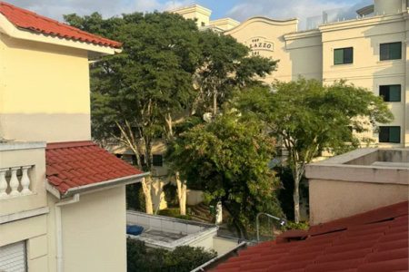 Casa à venda com 3 quartos, sendo 1 suíte, no condomínio Villas de São Francisco, São Paulo - SP