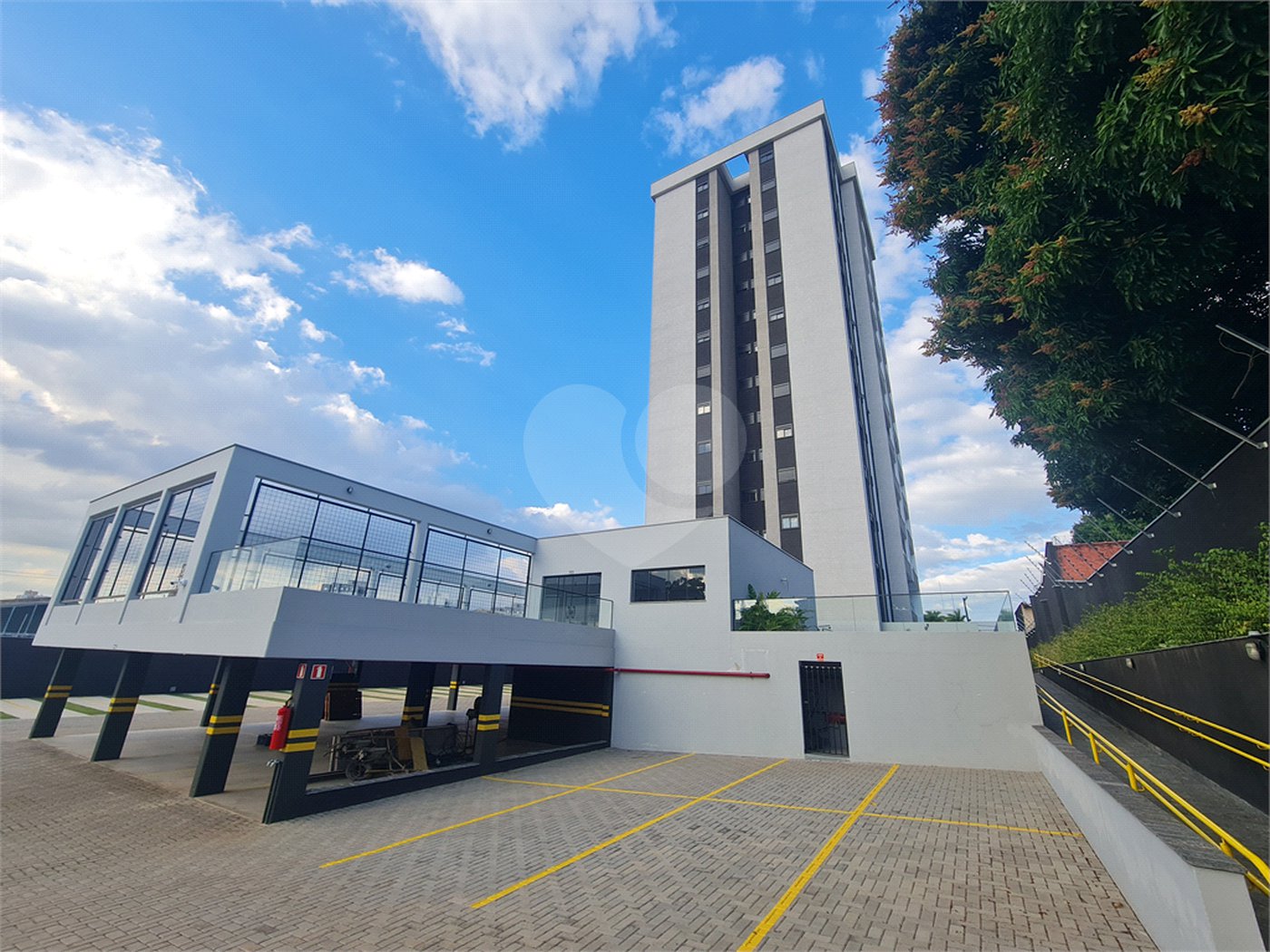 Apartamento à venda com 3 quartos, sendo 1 suíte,  em Jardim Refúgio, Sorocaba, SP