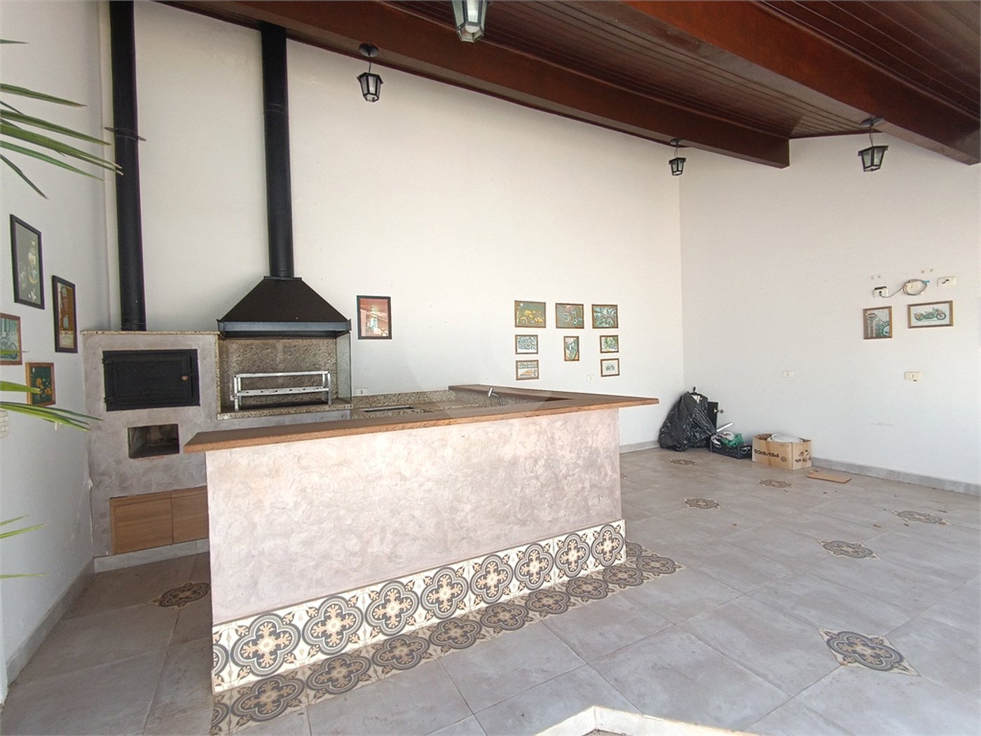 Casa à venda com 4 quartos, sendo 2 suítes, no condomínio Terras de Santa Adélia, Vargem Grande Paulista - SP