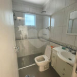 Casa à venda com 5 quartos, sendo 3 suítes, no condomínio Swiss Park, São Bernardo do Campo - SP